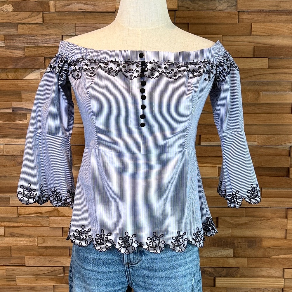 YYIGAL | Embroidered Cold-Shoulder Top | 3/4 Sleeve | S